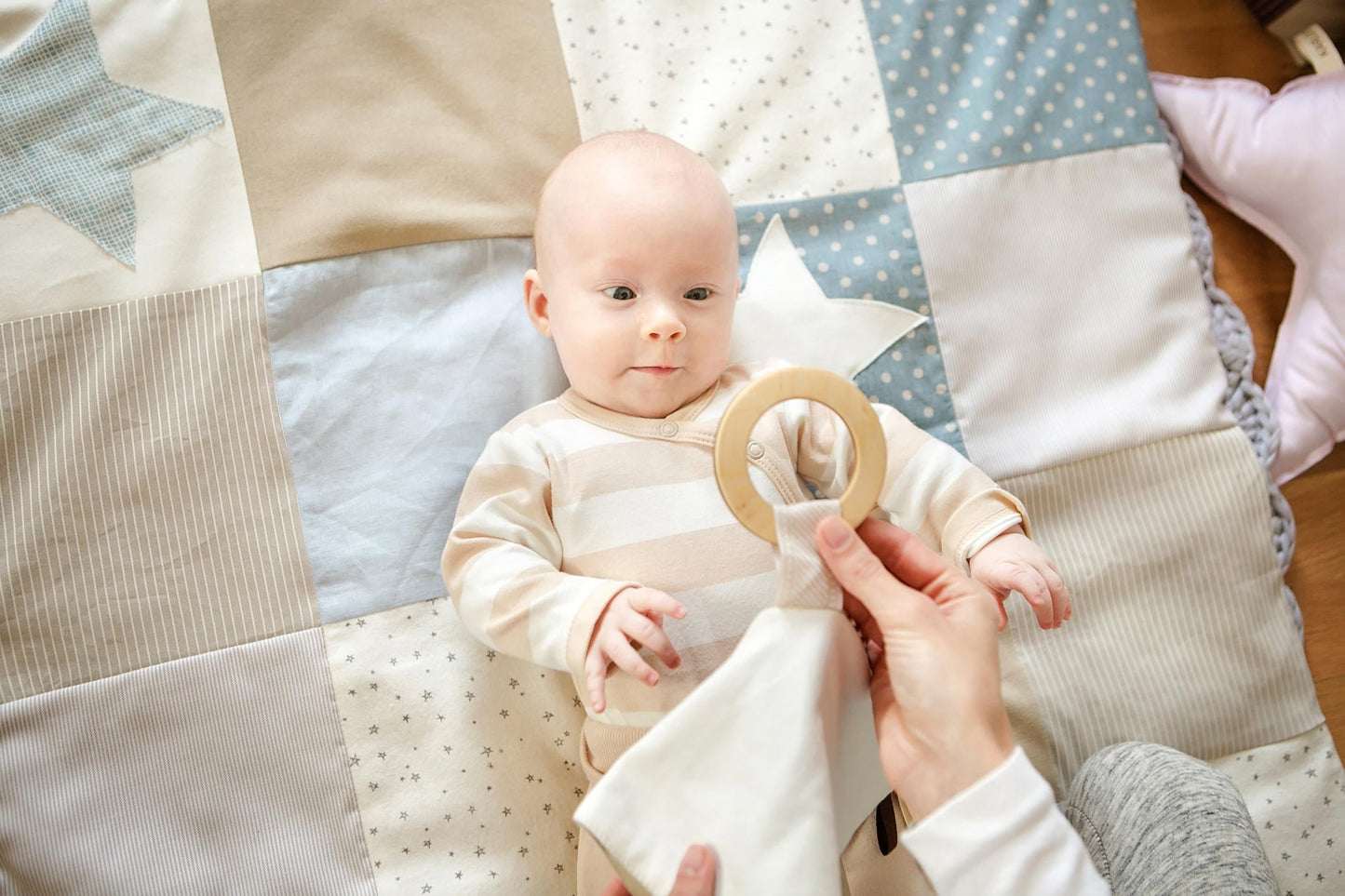 Baby Gift Pack: Comfort Blanket & Sensory Flag - Kindeco