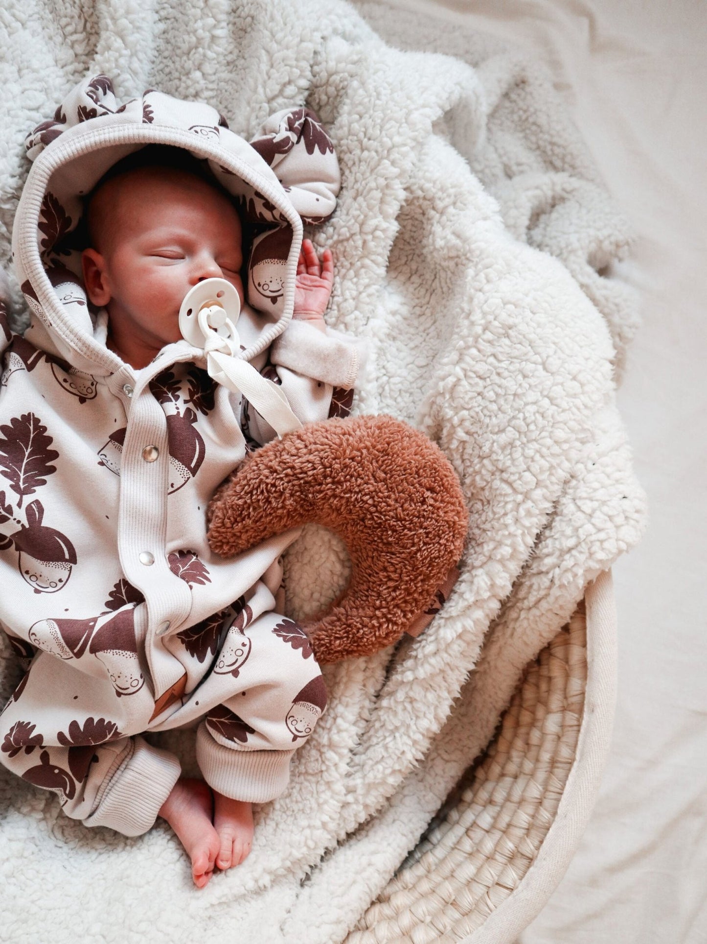 Eared Jumpsuit for Babies and Kids - Acorns on Sand - Kindeco