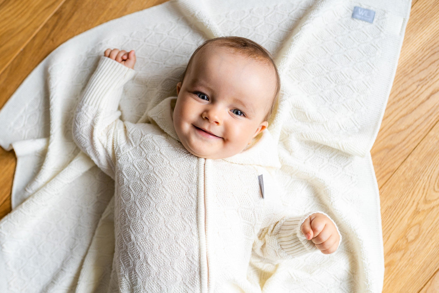 Gift Set - Blanket, Romper & Bonnet (HAPPINESS Collection) - Kindeco