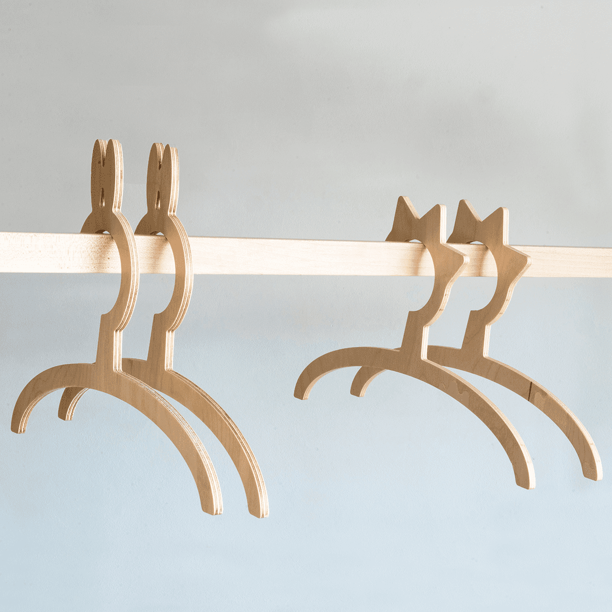 Kids Wooden Clothing Rack - Kindeco