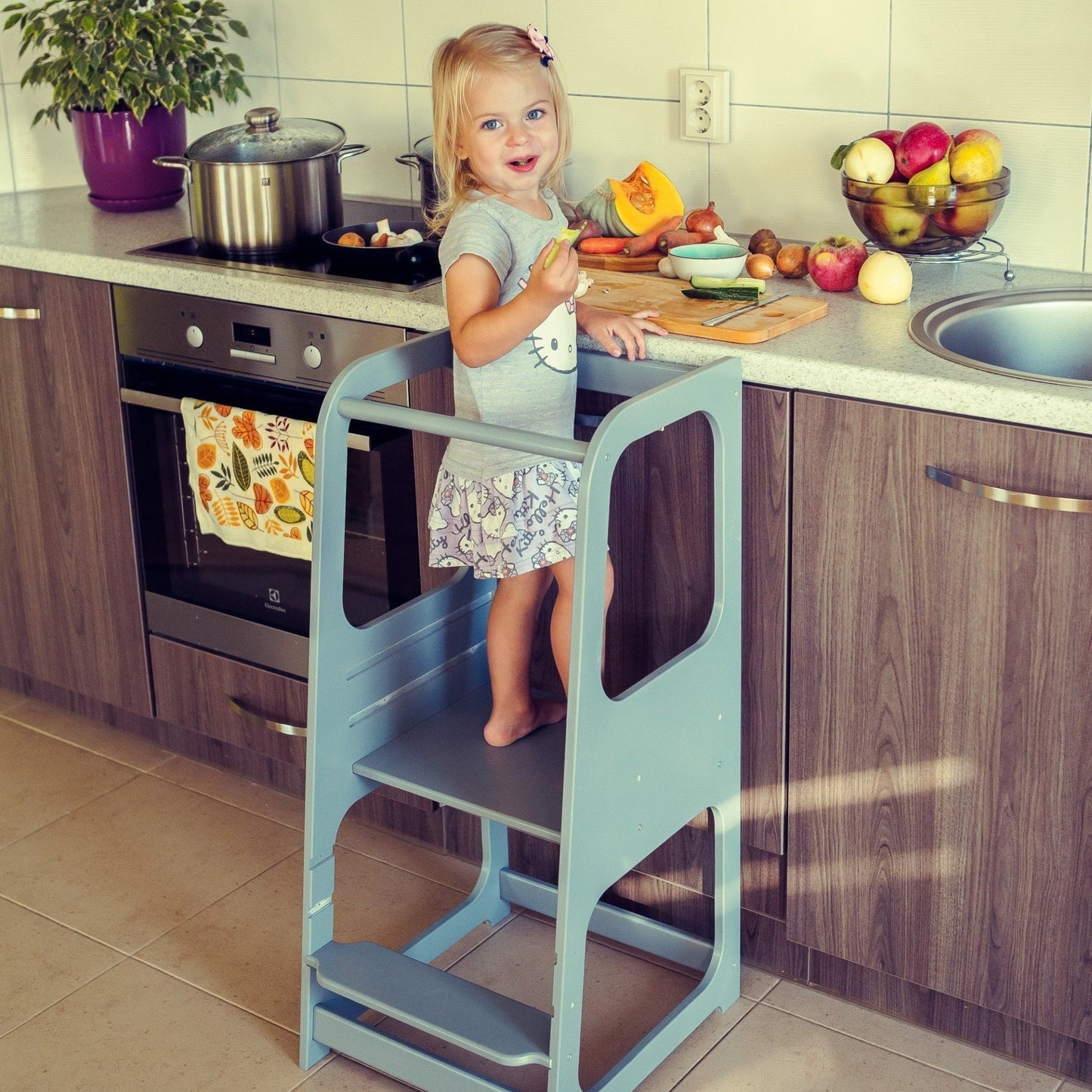 Montessori Helper Tower Step Stool - Kindeco