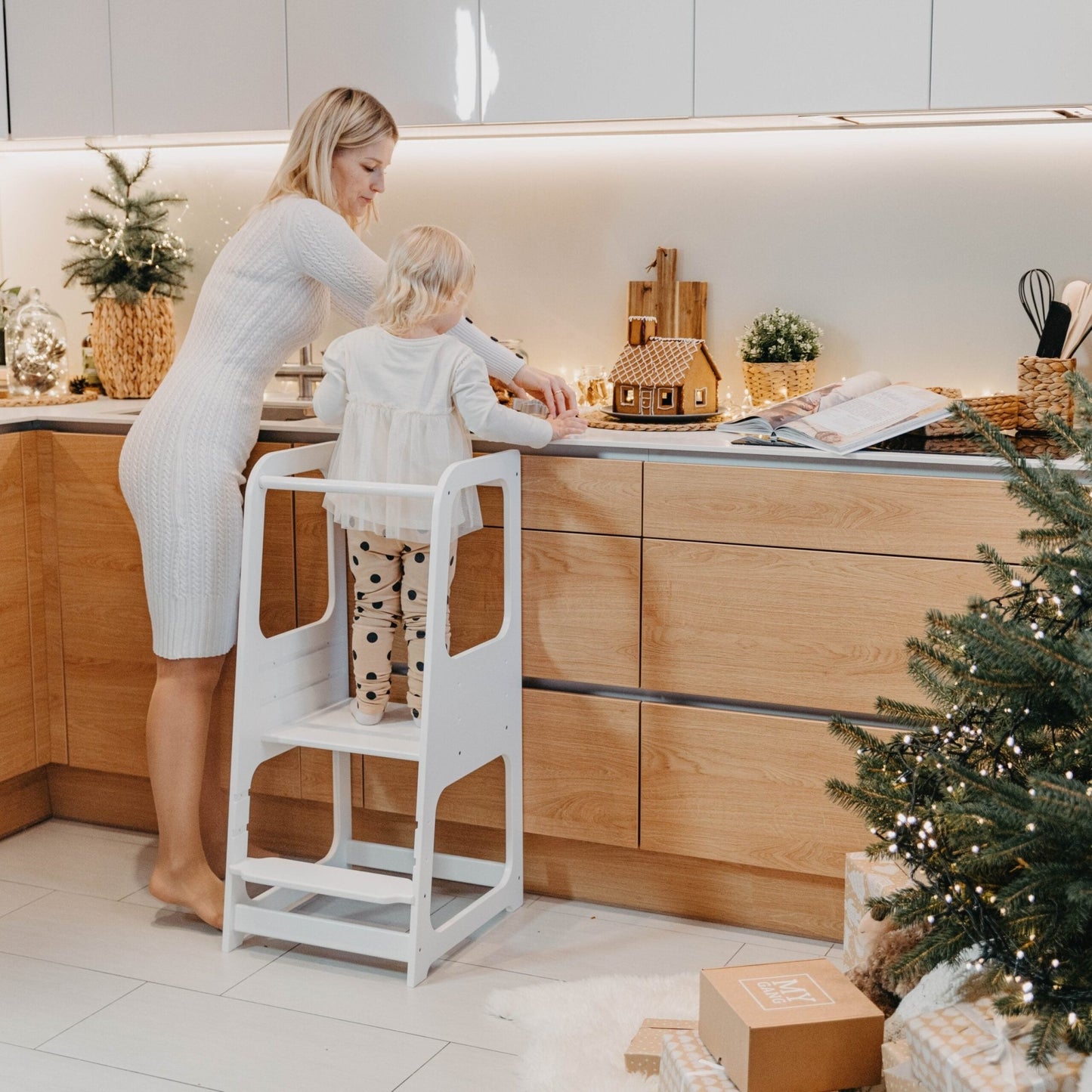 Montessori Helper Tower Step Stool - Kindeco