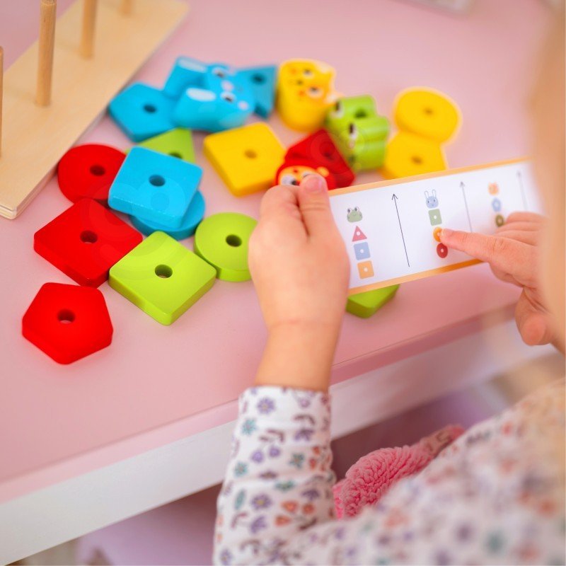 Montessori Puzzle Pyramid with Animals - Kindeco