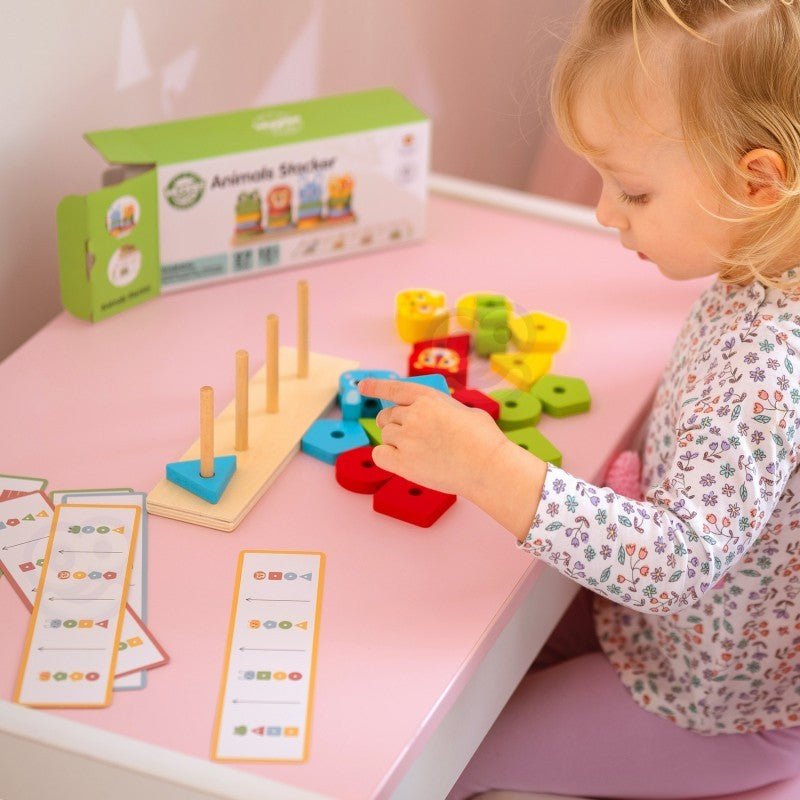 Montessori Puzzle Pyramid with Animals - Kindeco