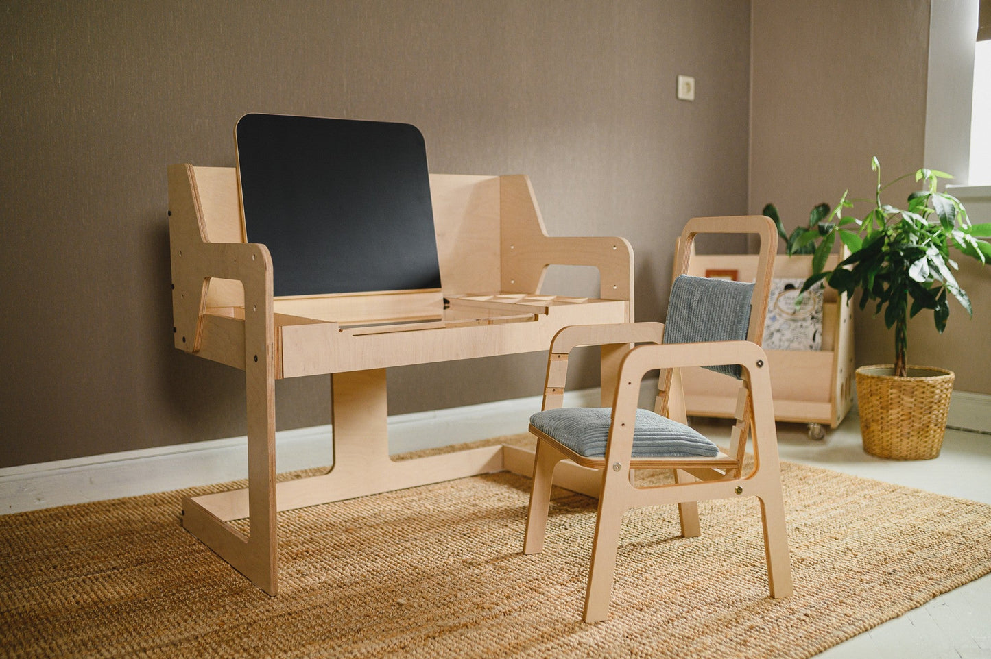 Multisensory Art Table/Desk Luula - Kindeco