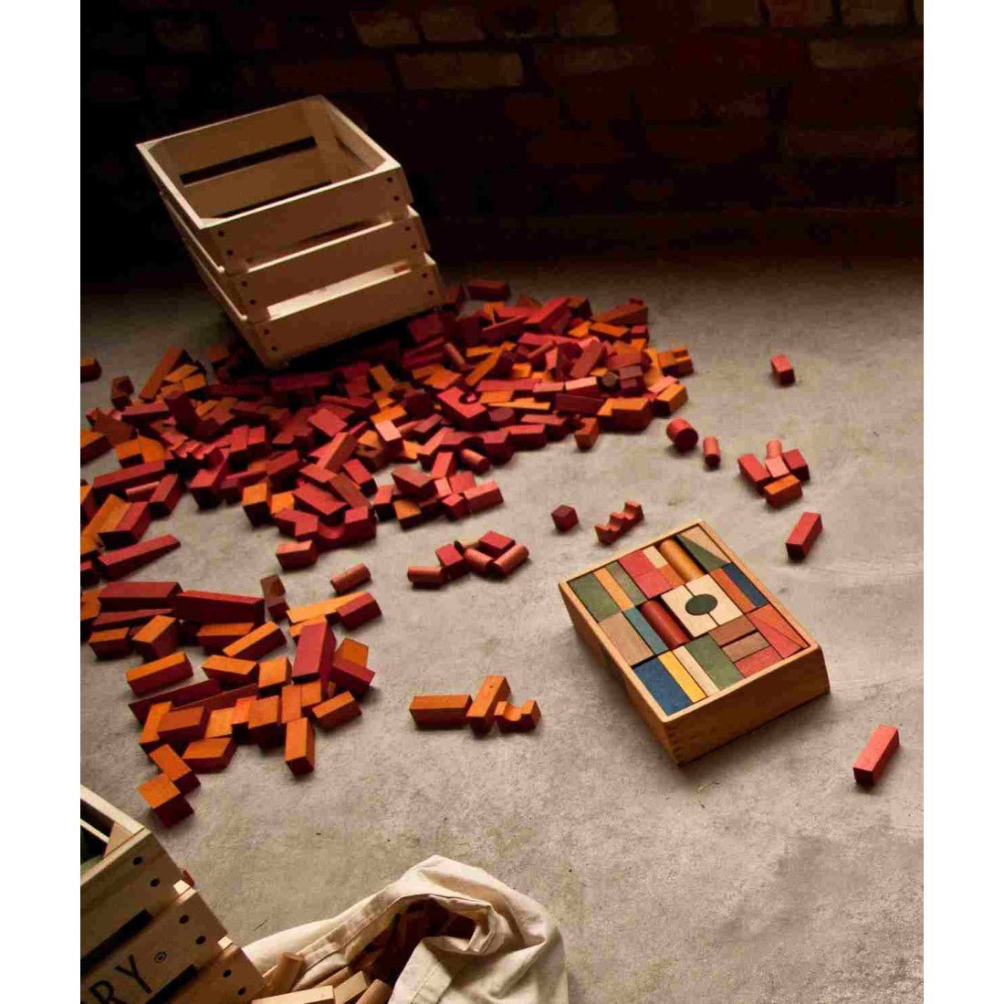 Wooden Blocks in a Box – Warm Colors, 30 Pieces - Kindeco