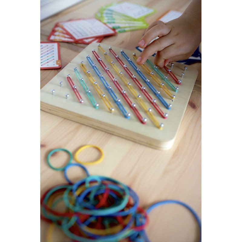 Wooden Geoboard Puzzle with Rubber Bands - Kindeco
