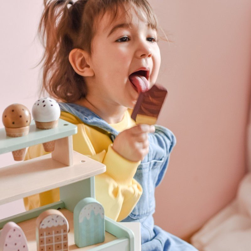 Wooden Ice Cream Shop Set with Stand - Kindeco