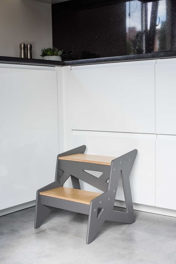Wooden Step Stool - Kindeco