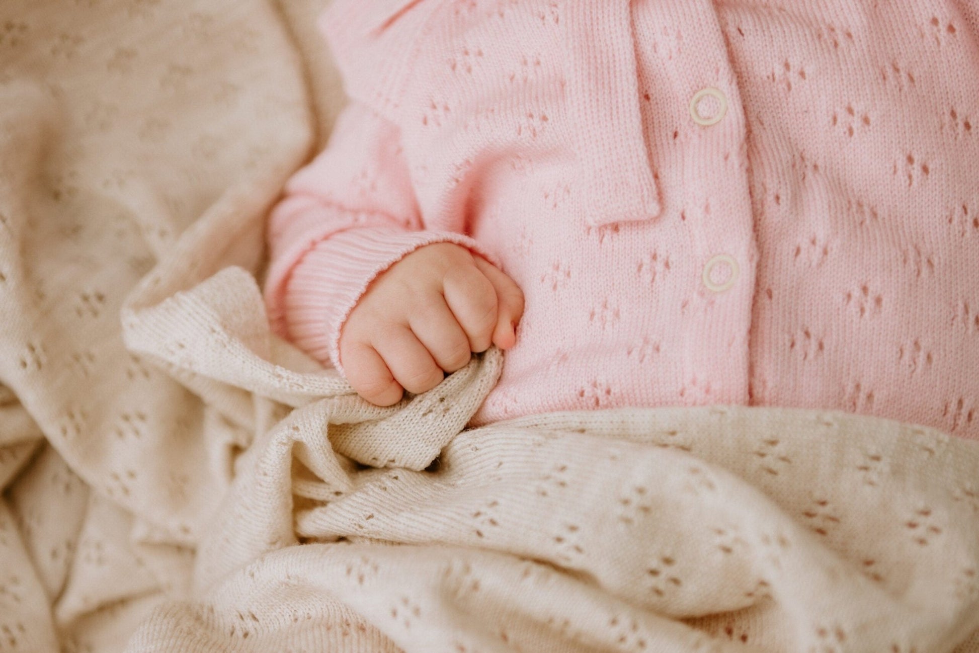 Merino Wool Baby Gift Set - Blanket & Bonnet (LOVE Collection) - Kindeco