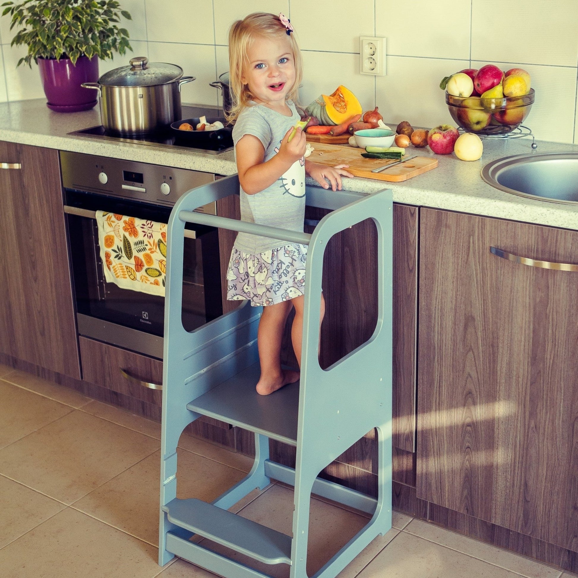 Montessori Helper Tower Step Stool - Kindeco