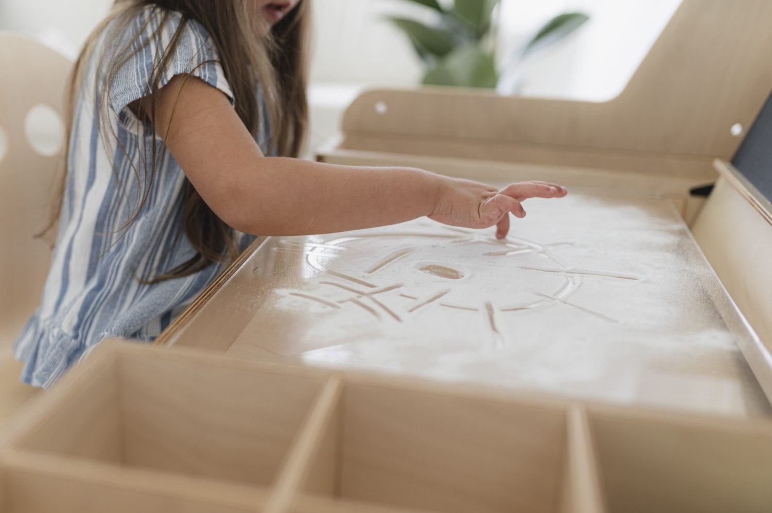 Multisensory Art Table/Desk Luula - Kindeco