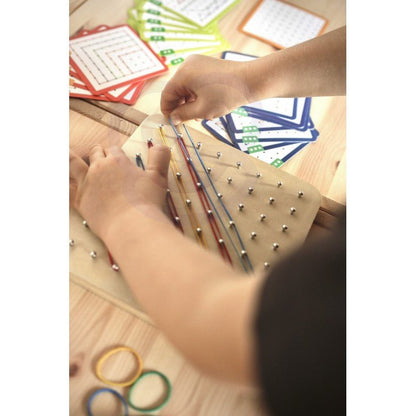 Wooden Geoboard Puzzle with Rubber Bands - Kindeco