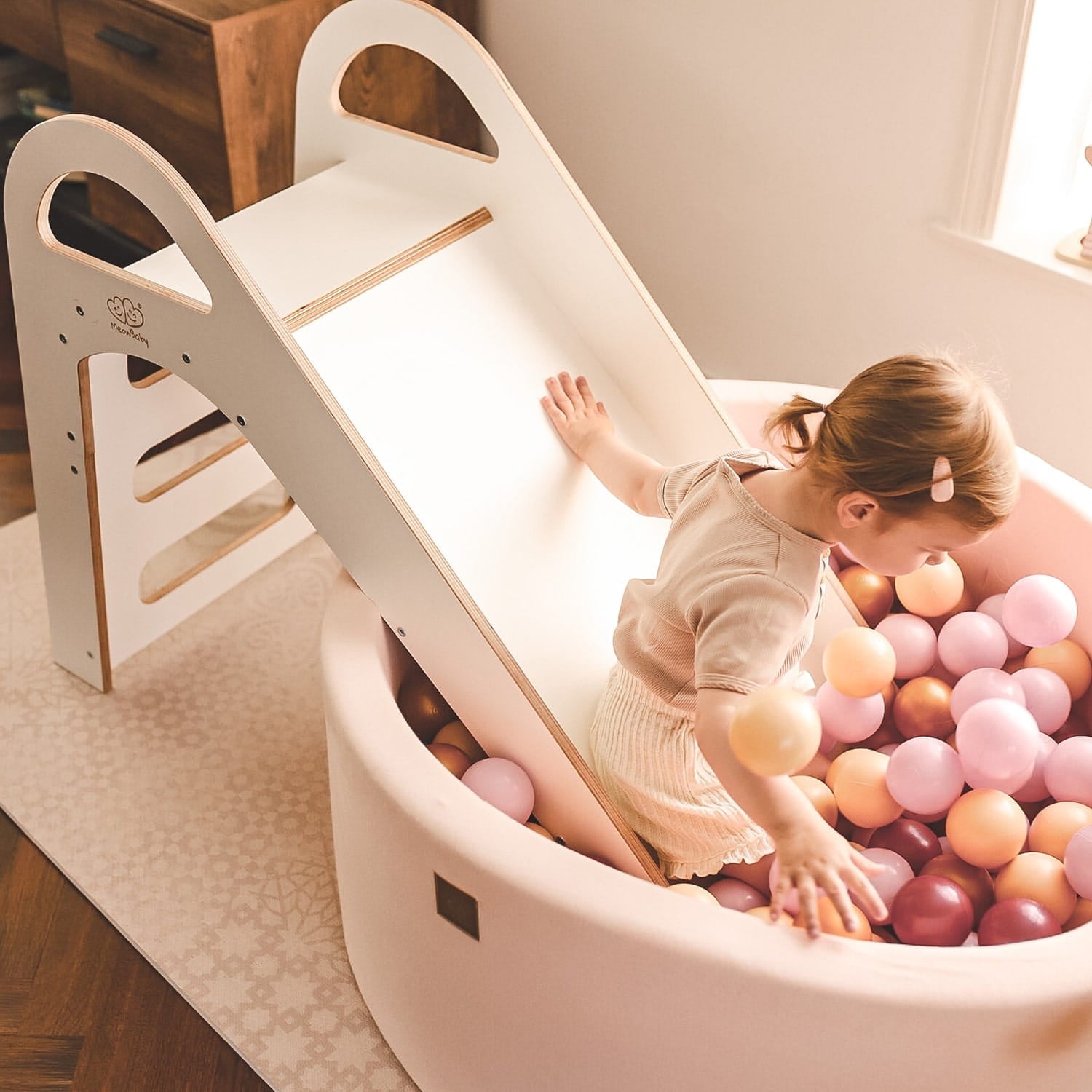 Wooden Indoor Scandi Slide for Children 87x46cm - Kindeco